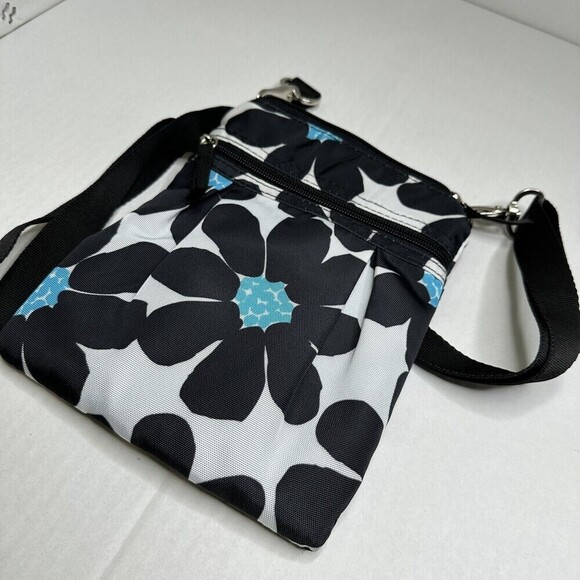 Mixed Bag Designs Black WhiteCrossbody Bag w/ Silver Colored‎ Hardware - Picture 8 of 9